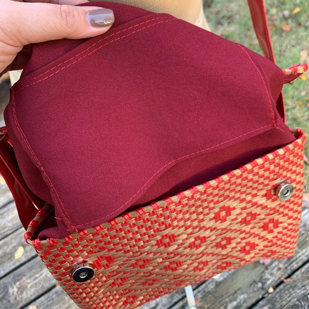 NWOT Vintage Handmade Macrame Crossbody - Picture 9 of 16